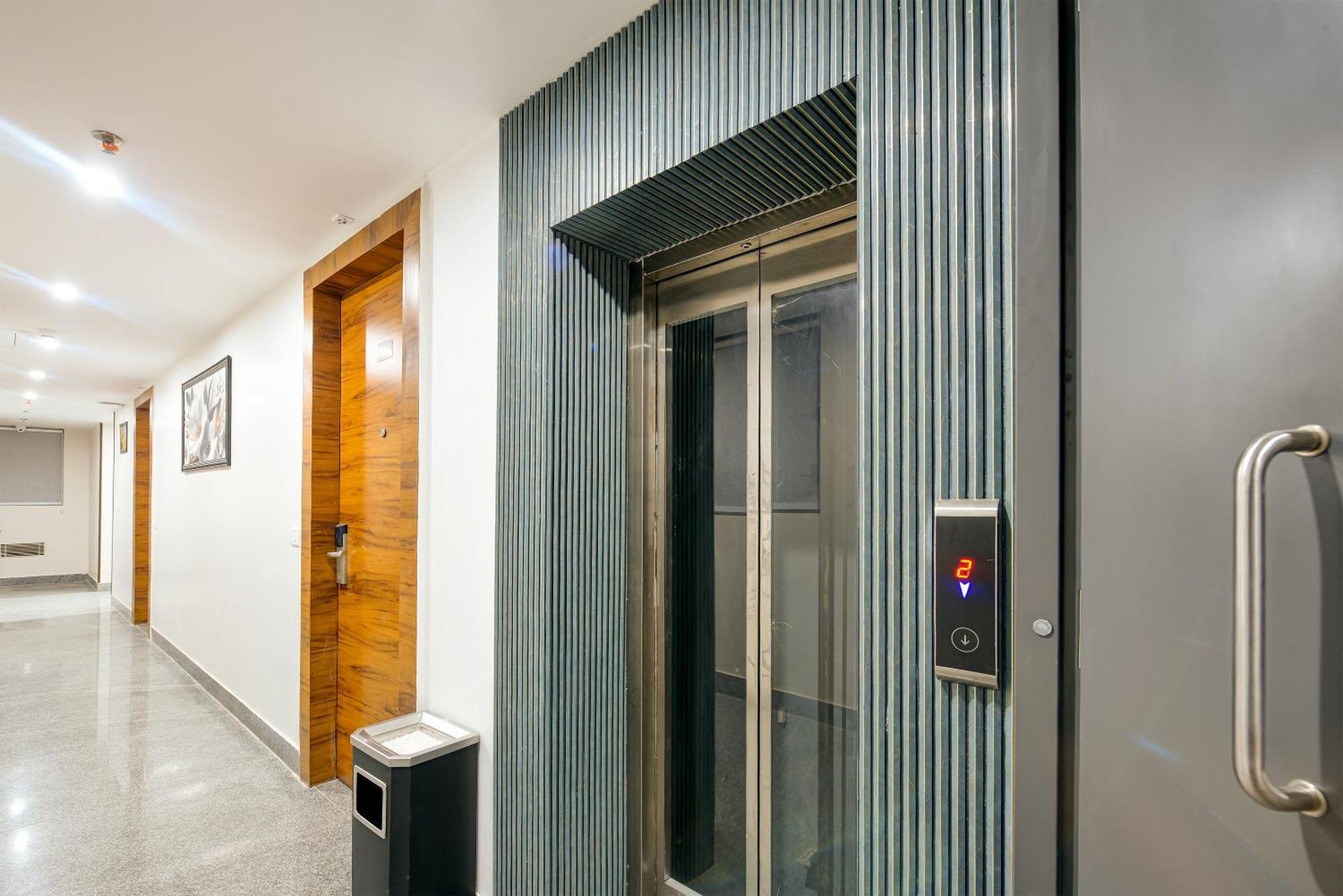 Airport Le Premier, New Delhi Hotel Exterior photo