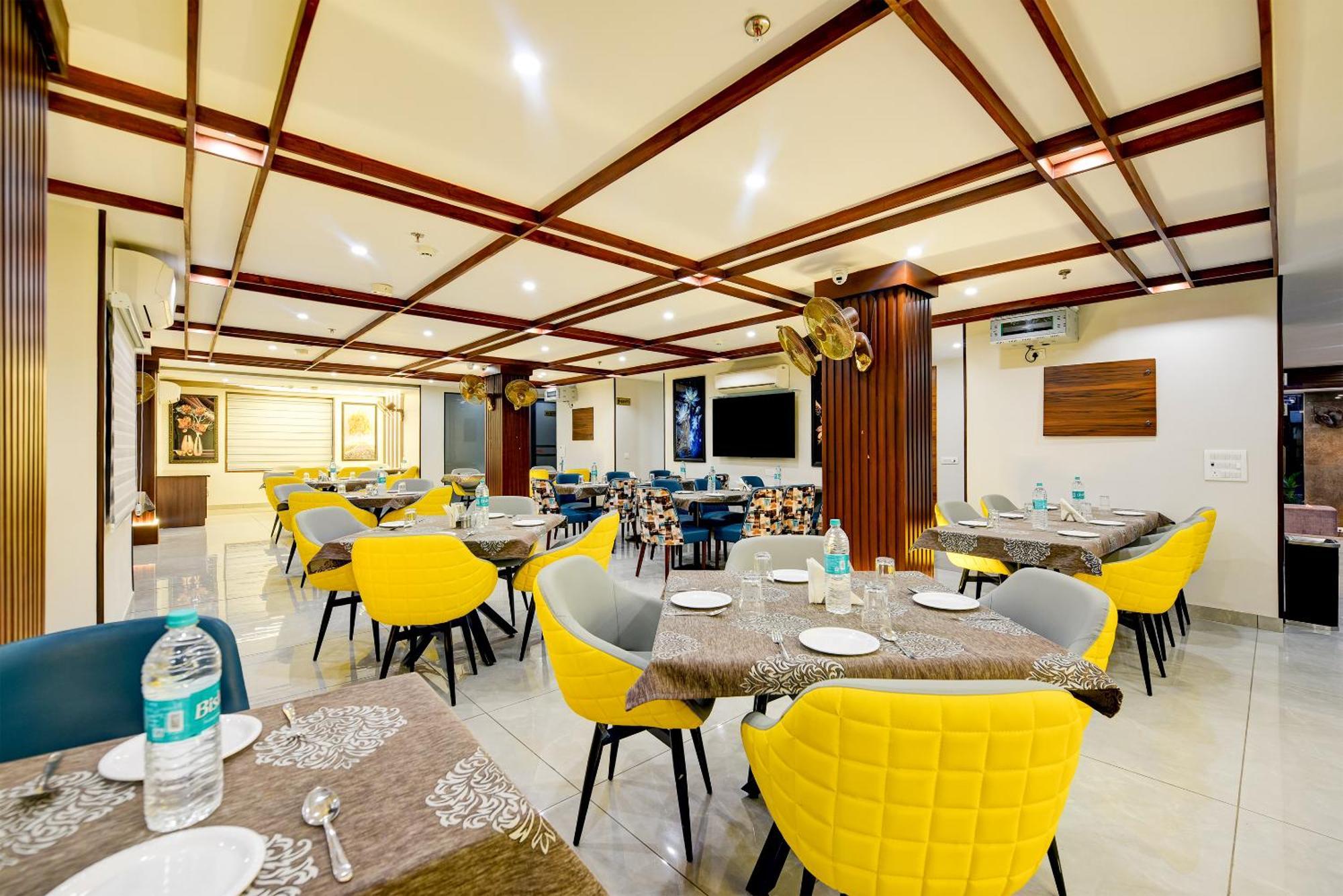 Airport Le Premier, New Delhi Hotel Exterior photo